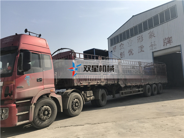 <a href='http://94mmp.cn/psj/845.html' target='_blank'><span>金屬破碎機</span></a>設備1400型發(fā)貨現(xiàn)場