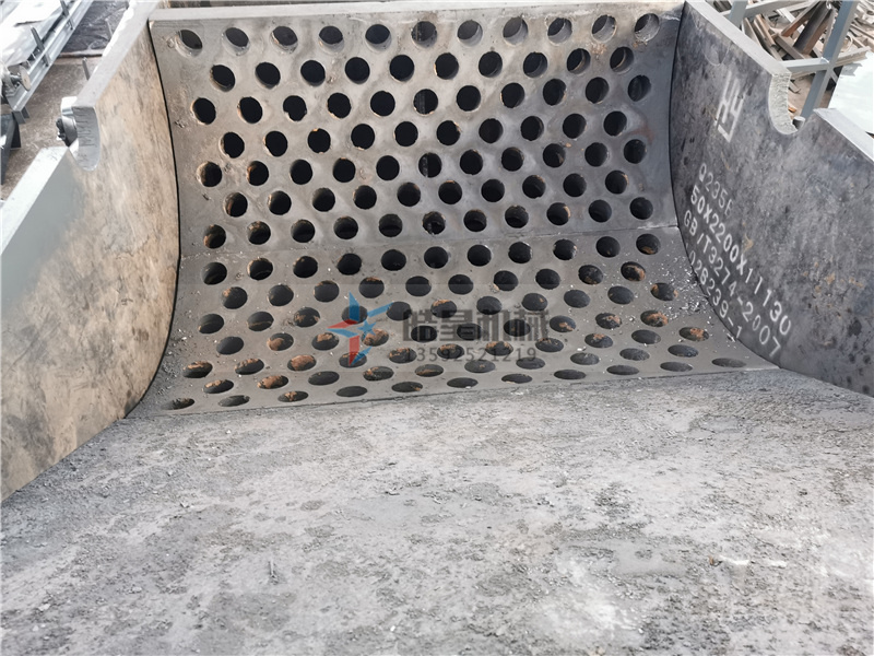 鋁型材破碎機底部<a href='http://94mmp.cn/case/485.html' target='_blank'><span>篩板</span></a>部分
